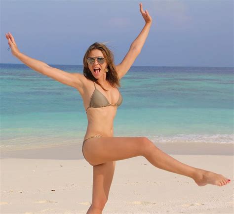 Elizabeth Hurley Sexy In Her New Bikinis 4 Photos Video The
