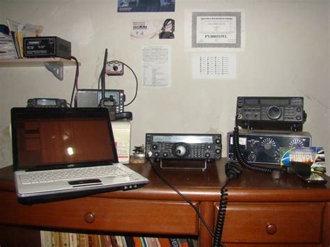 Minha Estação De Rádio Com Um Yaesu Ft 847 E Um Yaesu Ft 840 Estação De Rádio Rádio Amador