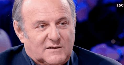 L'anno dopo fu ospite della penultima puntata di buona domenica condotta da gerry scotti e gabriella carlucci. Gerry Scotti commosso ricorda l'incidente del figlio che ...