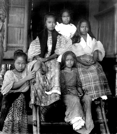 A Group Of Filipino Girls Philippines Early 20th Century Flickr