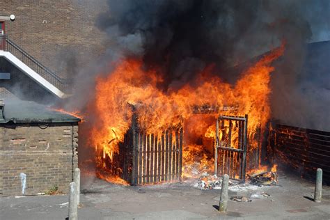 Dramatic pictures of fire in Keynsham - The Week In