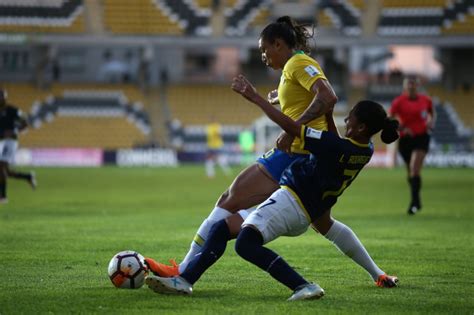 O setor foi o que mais teve jogadoras convocadas. Classificada para a fase final, seleção feminina joga hoje ...