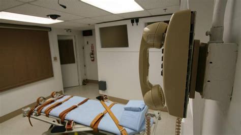 Up To 200 Inmates On Floridas Death Row Could Get New Sentences