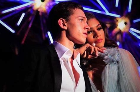 Hallo, ich habe sehr lange im internet geguckt ob tom holland und nadia parkers getrennt sind doch leider ohne erfolg.viele meinten sie sind getrennt, weil sie ihn nur für. TSH + Zendaya Coleman | Celebridades, Famosos, Chicos lindos