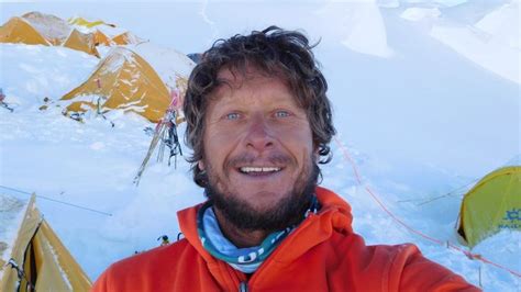Noel Hanna Northern Ireland Climbing Legend Dies On Nepals Annapurna