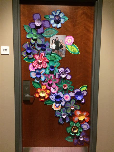 This door decoration is awesome! You can get creative and ...