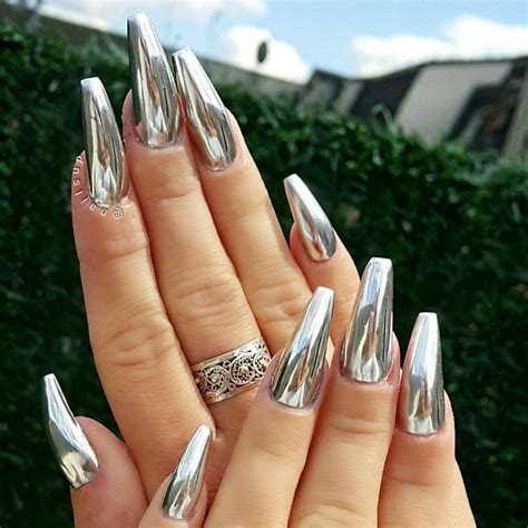 Pin By Collette Hudyma On Nails Metallic Nails Chrome Nails Silver