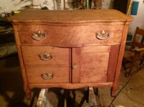 A Maple Birdseye Washstand. | Antique wash stand, Dry sink, Redo furniture
