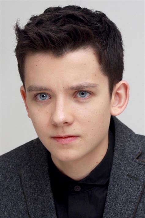 Asa Butterfield Photo 13 Of 19 Pics Wallpaper Photo 673347 Theplace2