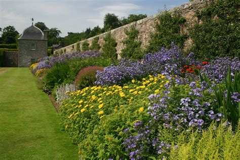 How To Create Borders In Your Garden The English Garden