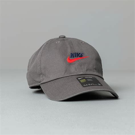 Nike Sportswear Heritage 86 Futura Wash Cap