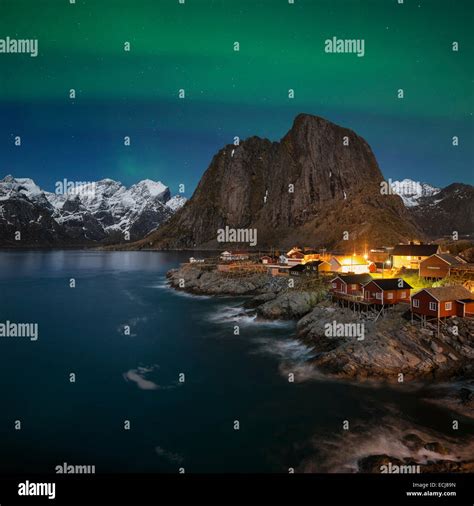 Northern Lights Aurore Boréale Brillent Dans Ciel De Hamnøy Près De