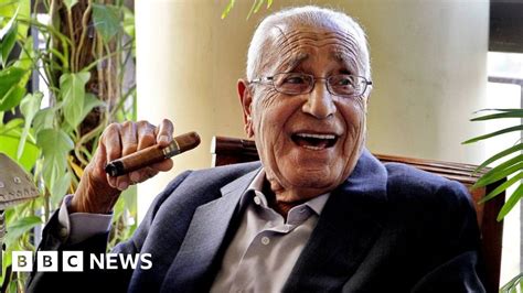 Leading Egyptian Journalist Mohamed Heikal Dies Aged 92 Bbc News