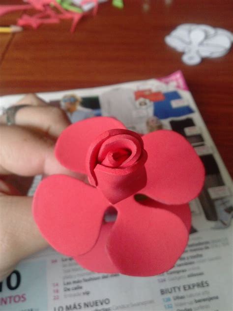 Felt Flowers Diy Fabric Flowers Paper Flowers Diy And Crafts Arts