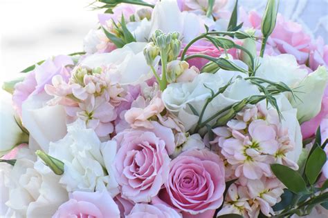 Hawaii Wedding Flowers Soft Pink And White Roses