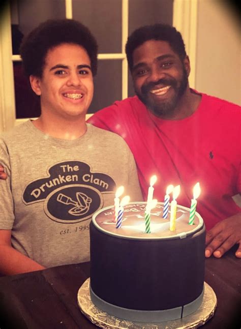 Info & Pics Of Ron Funches’ Wife & Family – Celebritopedia