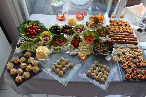 Our trempettes are perfect for an original appetizer buffet supper. Meuble cuisine dimension: Table apero dinatoire