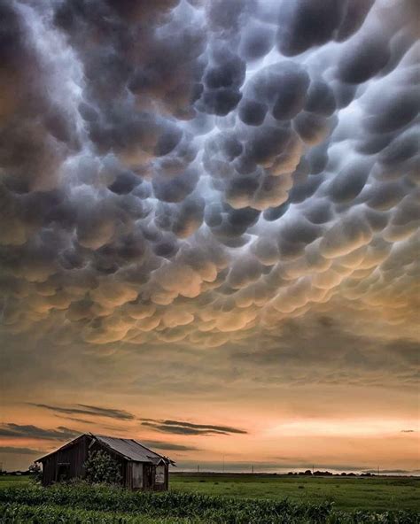 10 Mind Blowing Photos Of Incredible Cloud Formations
