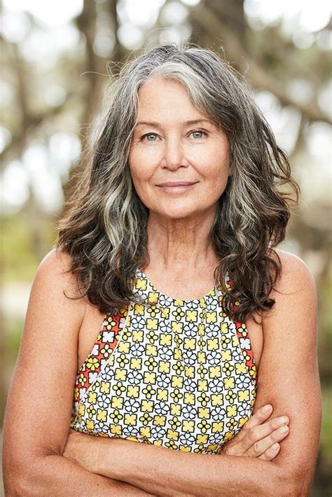 Discover our wavy hairstyles with garnier hairstyle tips & tutorials. Pin by 💕🌸 Miss Lily Bliss 🌸💕 on Lady Grey | Grey hair over 50, Grey curly hair, Gorgeous gray hair