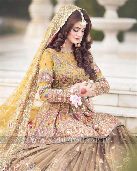 Pin By Yasir Khan On Dulha And Dulhan Pakistani Bridal Wear Traditional Dresses Mehndi Dress