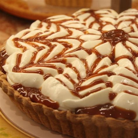 Jun 21, 2021 · in large bowl, beat cream cheese and sugar with electric mixer on medium speed, until smooth and creamy. Caramel Tart With Whipped Cream Topping Recipe