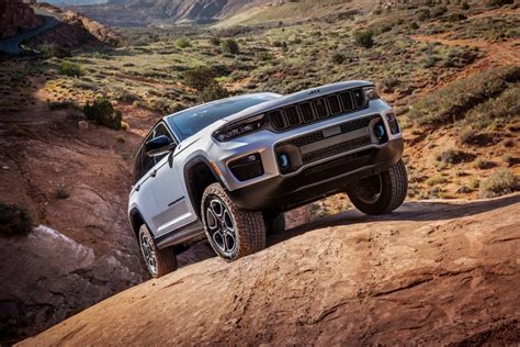 4xe Plug In Hybrid Only Jeep Makes Bold Shift For 2023 Grand Cherokee