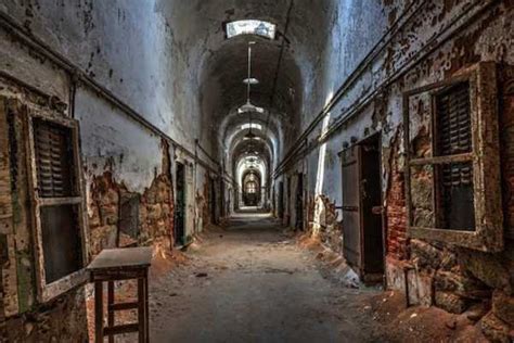 16 Pics Of Creepy Abandoned Prisons Klykercom