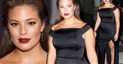 Size 16 Model Ashley Graham Covers Up Her Curves After That Lingerie