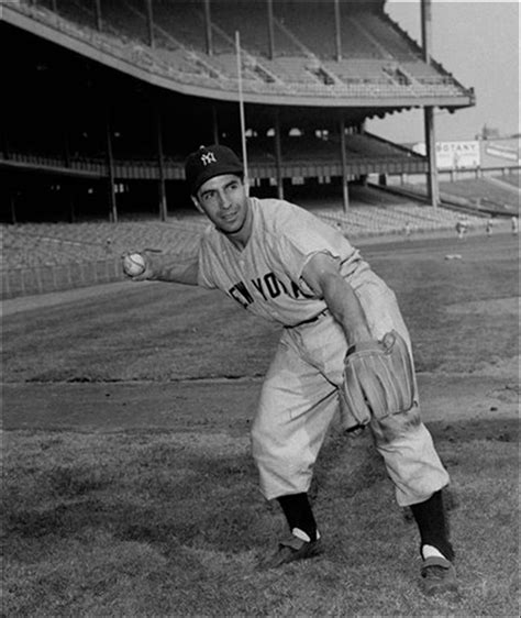 Phil Rizzuto Yankees Hall Of Fame Shortstop Dies At 89 Toledo Blade
