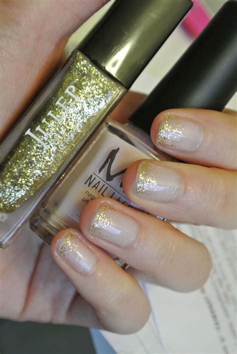 Nude And Gold Sparkles Perfect For Work Gold Sparkle Nailss
