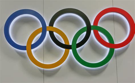 Seit der wiederaufnahme in das ioc beschäftigte sich die führung des deutschen olympischen ausschusses mit dem gedanken, die spiele erneut nach berlin zu holen. Wenn der Sepp und der Lois meinen: "Machen wir doch ...