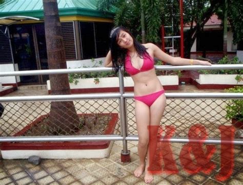 Foto Foto Abg Hot Seksi Bugil Telanjang Pakai Bikini Di Kolam Renang