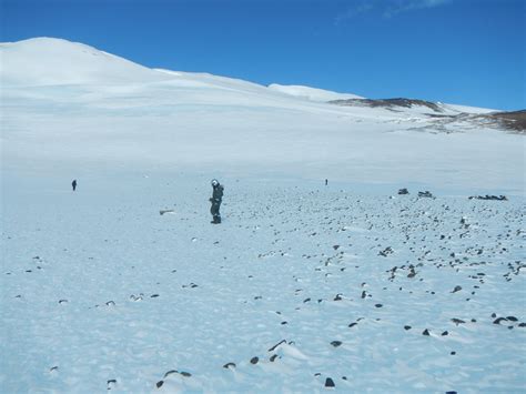 Chasse Aux Météorites En Antarctique Guidée Par Lintelligence