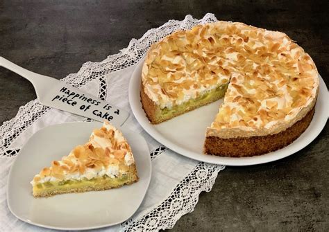 Rhabarberkuchen mit Pudding und Baiser Rezept
