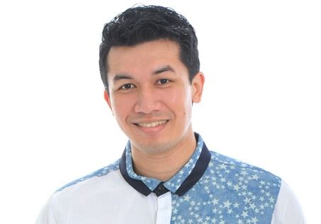 Sesuka hati jer nak soh orang jadi teman lelaki upahan. Biodata Ungku Ismail Aziz Hero Drama Teman Lelaki Upahan ...