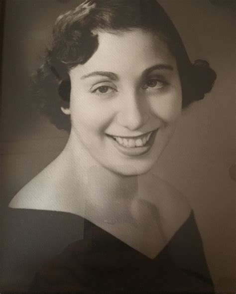 In Loving Memory Of Evelyn Warren Chicago Jewish Funerals Skokie Chapel