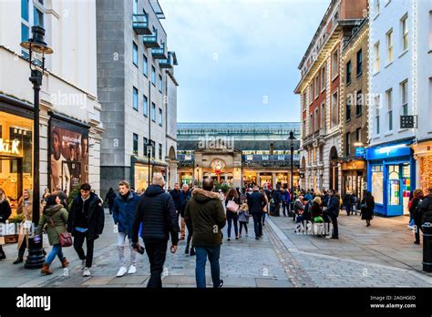 Shoppers And Tourists In James Street Covent Garden London Uk Stock