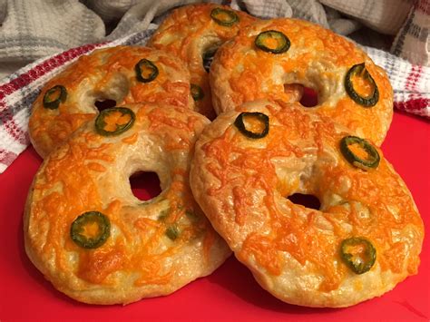 Club Foody Recipes and Videos Jalapeño Cheese Bagels
