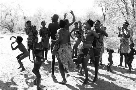 Shin Misik Photography Exhibit The San People Of The Namibia Kalahari Desert