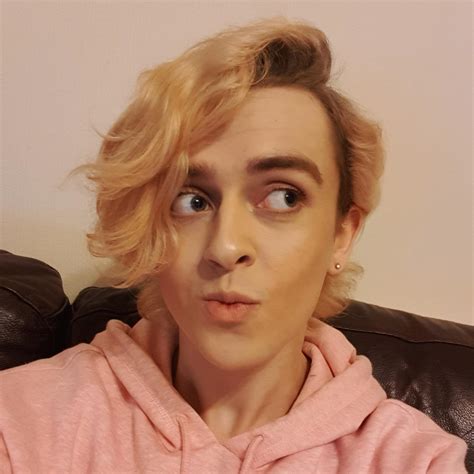 Ears Pierced Hair Wavy Makeup Cute 💕 Trans