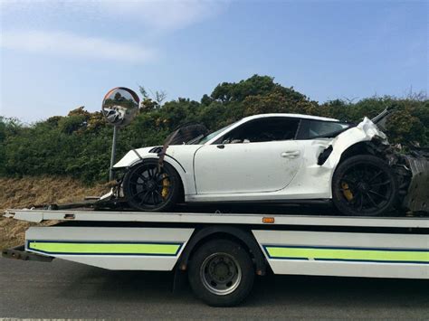 Porsche 911 Gt3 Rs Driver Miraculously Escapes Massive Crash Carbuzz