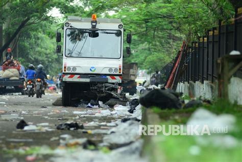 7/18/2019 ajk kebersihan.docx 1/1tugassapu sampah susun meja padam papan putih tutup suisisnin emy prita goh hizami aidilselasa sakinahyoges hoo izham zuhrirabu ys saranya… PD Kebersihan Kelola Sampah Bandara Husein Sastranegara ...