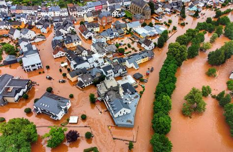 nordrhein westfalen und rheinland pfalz hochwasserkatastrophe trifft auch viele unternehmen