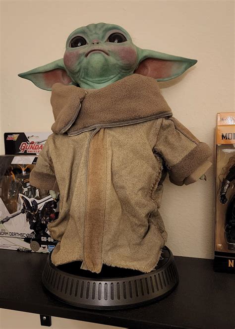 The Childbaby Yoda Life Size Sideshow Collectibles Figure