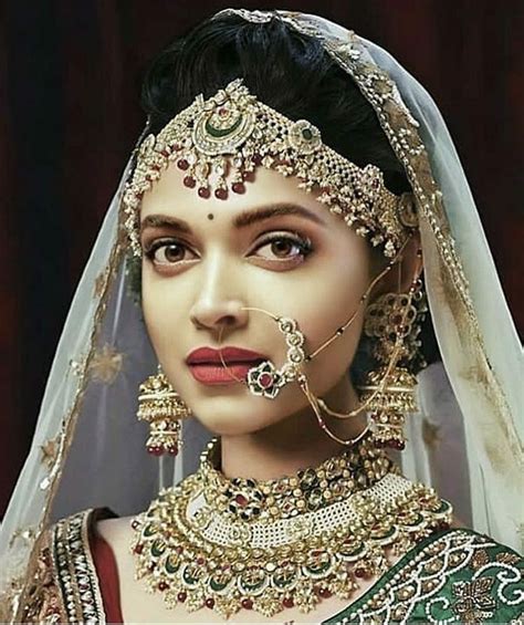 bride look of bollywood actress deepika padukone bridal jewellery indian indian bridal