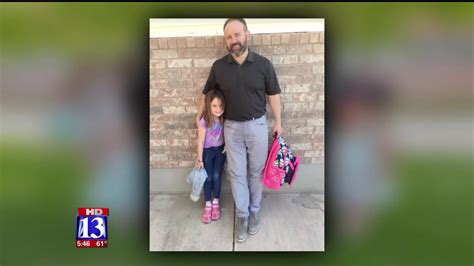 Photo Goes Viral After Utah Dad Makes Cheering Up Embarrassed Daughter A No 1 Priority