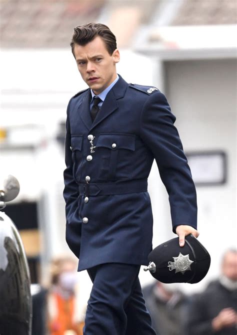 Harry Styles las mejores fotos del rodaje de la película My Policeman Fotogalería Cine y