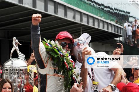 Dan Wheldon Gbr Bryan Herta Autosport Celebrates His Indy 500 Win
