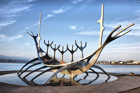 Un día, estaba realizando una expedición cuando se encontró con una hermosa damisela de londres. 9 lugares imprescindibles en Reykjavík - Viajar por Islandia