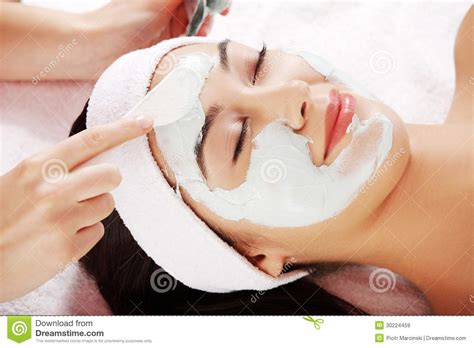 Beauty Treatment In Spa Salon Royalty Free Stock Images